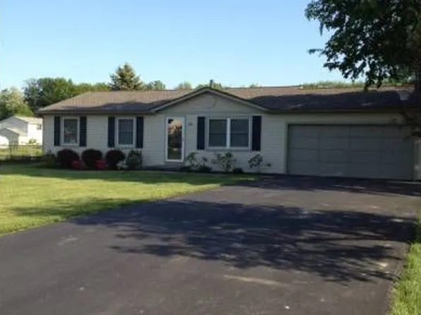 55 Alderbush Ln, Hamlin, NY 14464