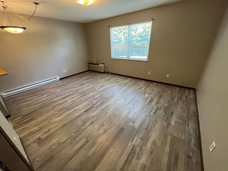York Villa Apartments — Photo 18