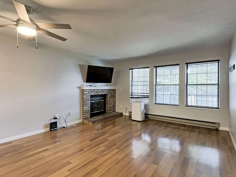 1601 W Swallow Rd #1G — Photo 9