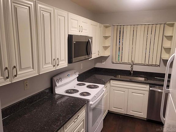 2nd image of 46101 Allenton Dr