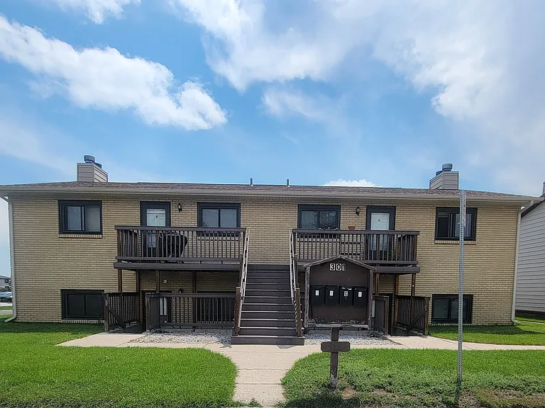 301 Western Hills Blvd #D — Photo 1