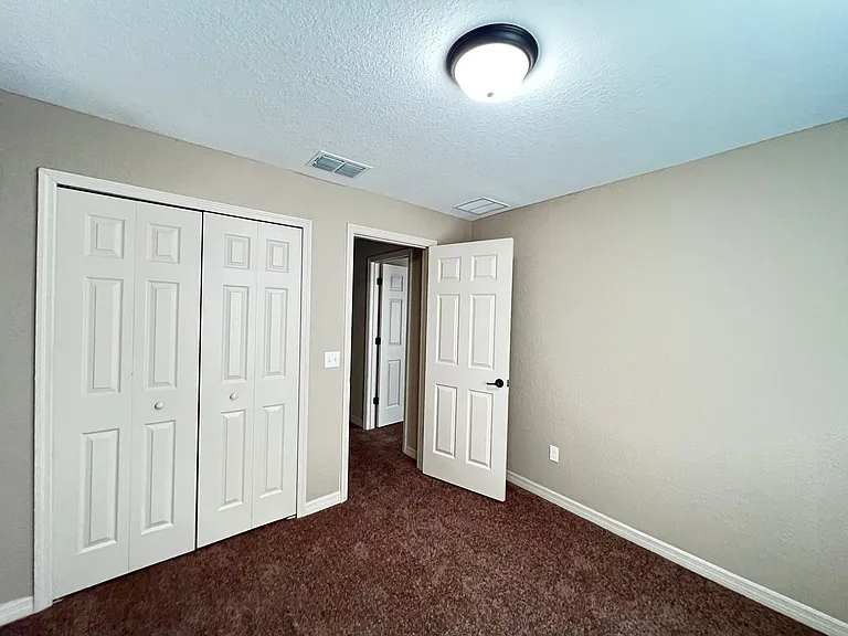 485 Marion Oaks Ln — Photo 17