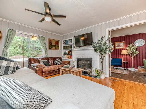 1107 Mohawk Ave, Fayetteville, NC 28303