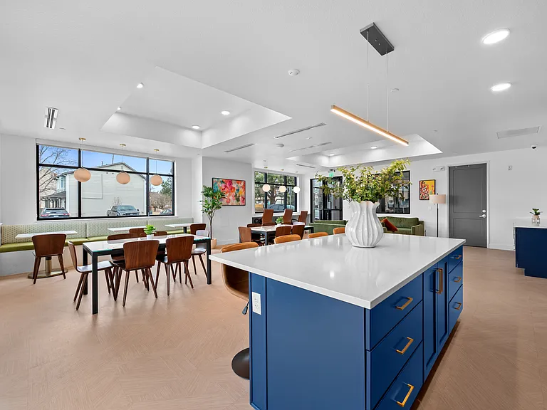 Residences at Willow Park Flats — Photo 12