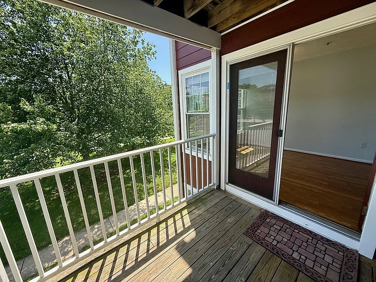 815 Deering Rd — Photo 22