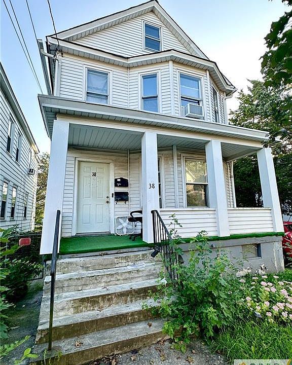 2nd image of 38 Duke St