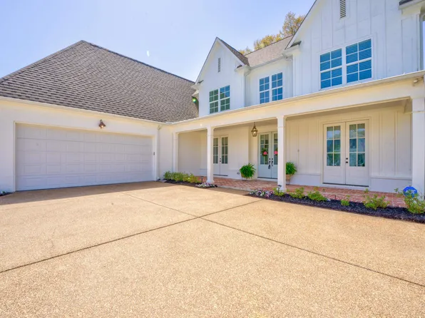 1373 Belfair Dr, Collierville, TN 38017