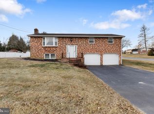 2266 Sycamore Rd, York, PA 17408