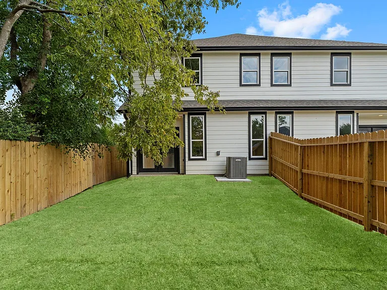 8205 Carver Rd #B — Photo 23