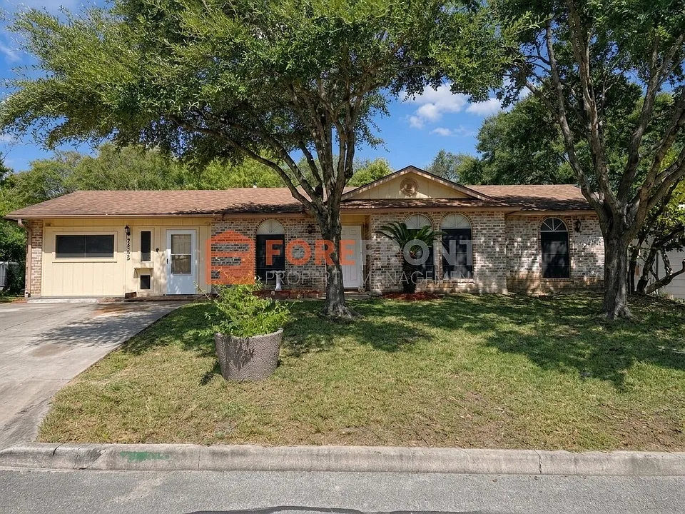 7845 Village Oak Dr