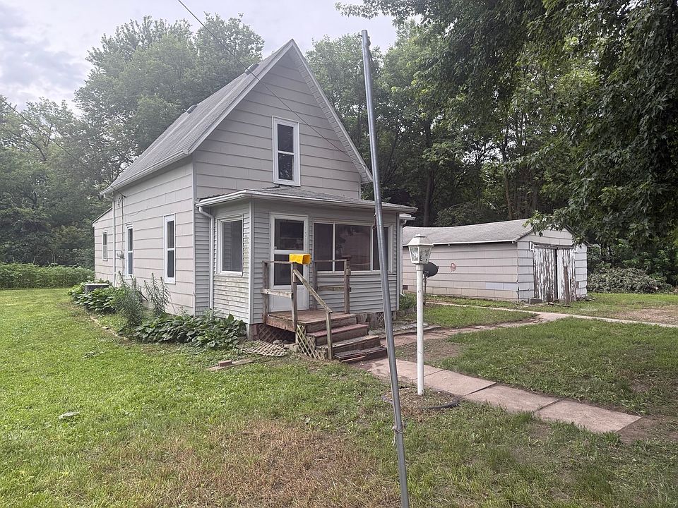 1st image of 131 N Valley St