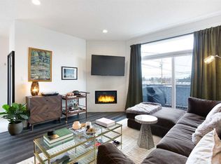 2816 W 34th St SW #2, Calgary, AB T3E2W9