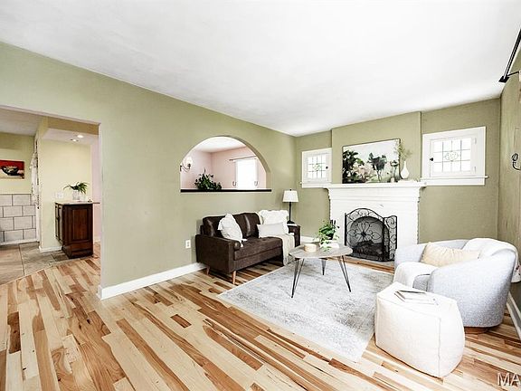 4th image of 260 Julia Pl