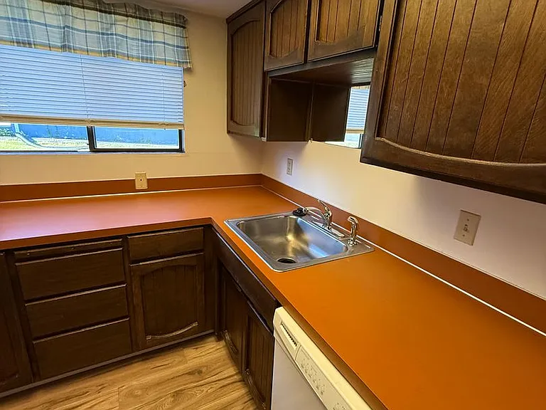 2209 Colby Ave #4 — Photo 8