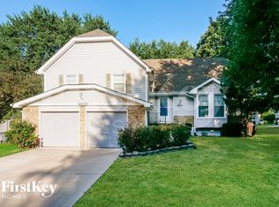 14000 S Tomahawk Dr, Olathe, KS 66062
