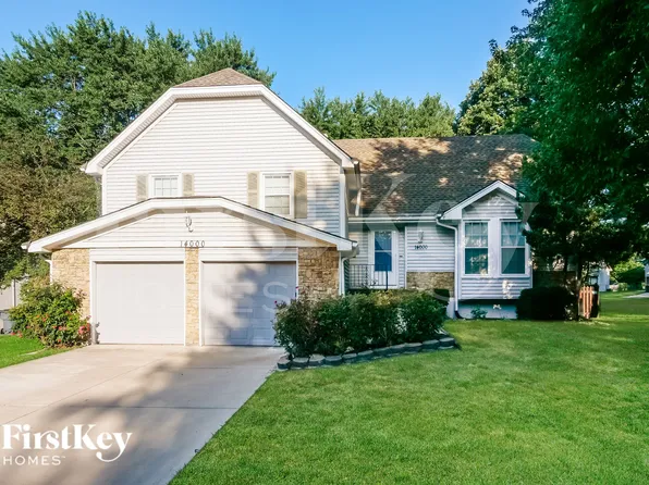 14000 S Tomahawk Dr, Olathe, KS 66062