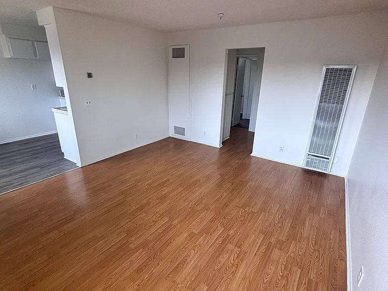 4040 W 138th St #9 — Photo 7