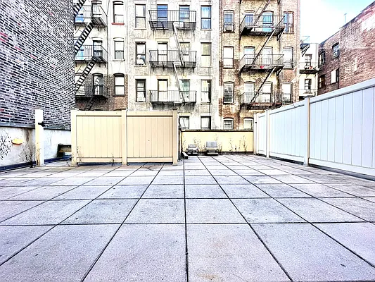 Rented by Metropolitan Property Group | media 17