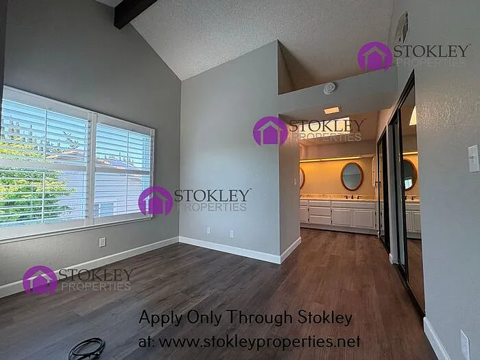 2397 Lake Meadow Cir — Photo 32