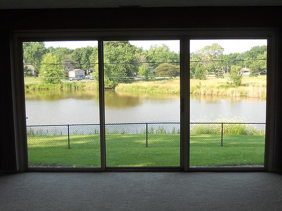 2nd image of 591 Hillcrest Ct
