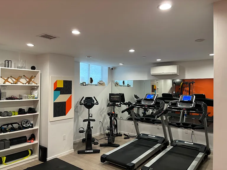 40 Pinehurst Ave #5C — Photo 13