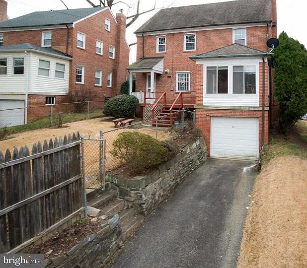1667 Primrose Rd NW — Photo 28