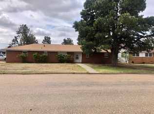 803 W Spruce St, Lockney, TX 79241