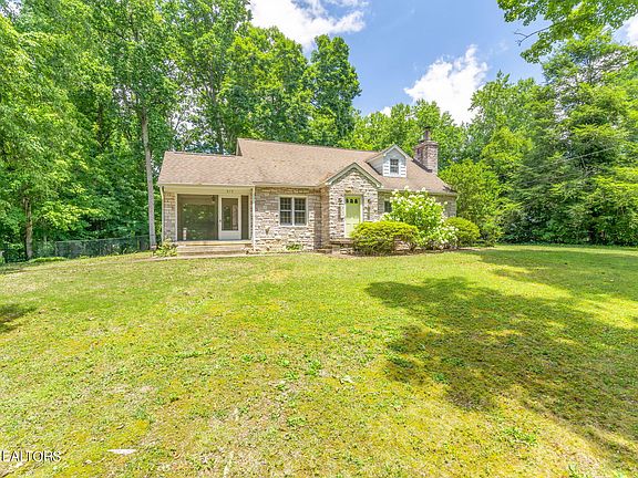 3rd image of 619 White Oak Dr