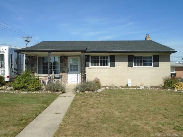 15615 Canberra St, Roseville, MI 48066