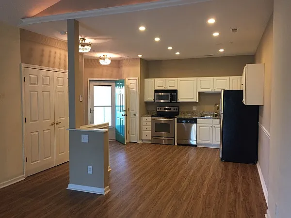 9768 Leyland Dr #10 — Photo 2