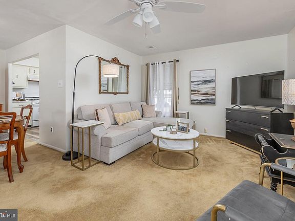 5th image of 1611 Acorn Pl