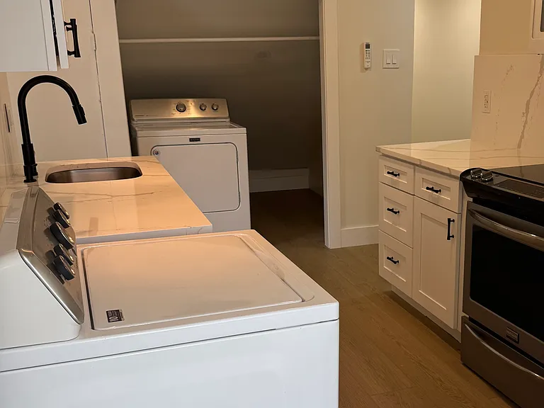 510 S State St #4 — Photo 9