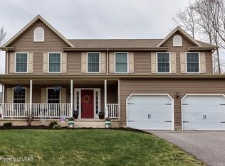 93 Saddle Ridge Dr, Dallas, PA 18612