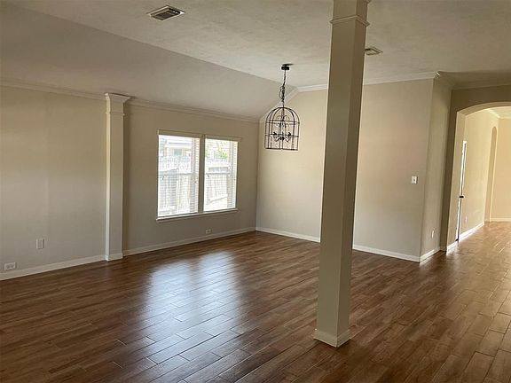 3rd image of 19131 Field Cottage Ln