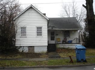 304 E Webster St, Benton, IL 62812