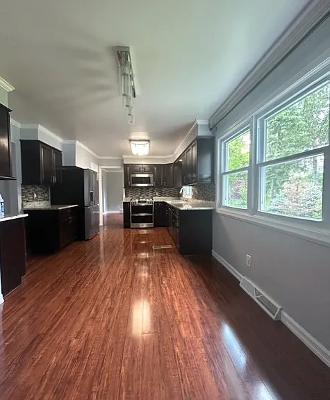 4705 Kingswood Dr — Photo 2