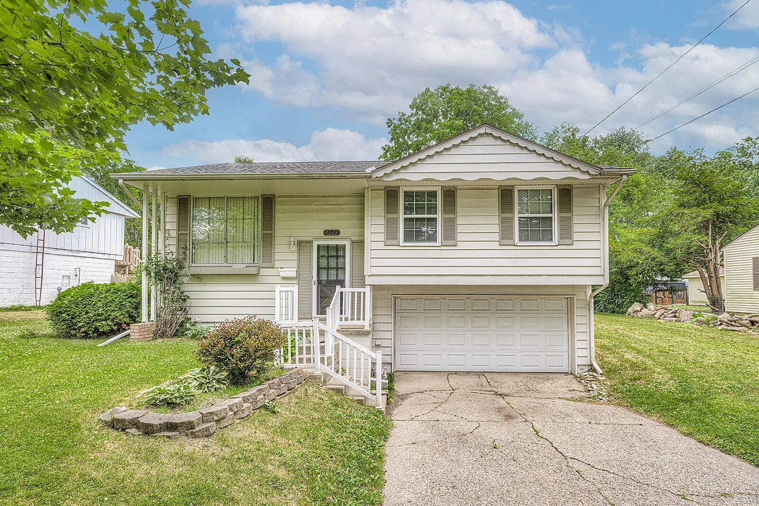 1022 Burr Oak St photo 1