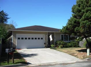 1262 June Ave SE, Bandon, OR 97411