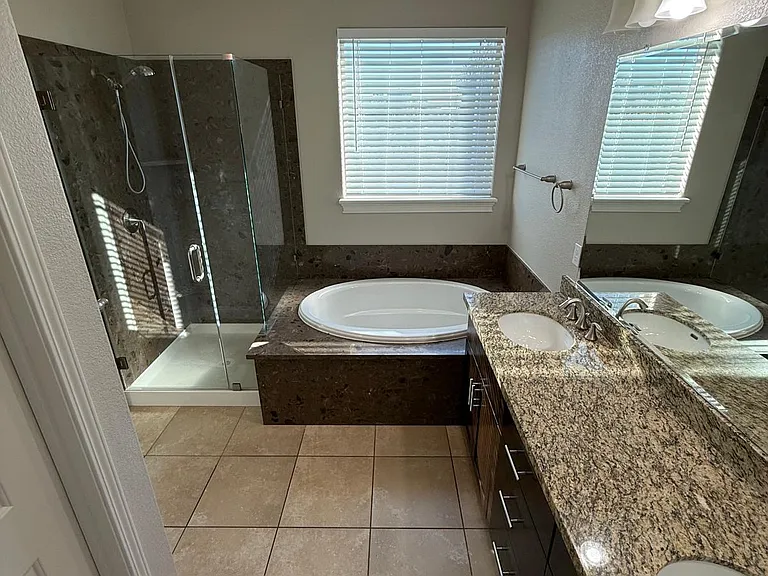 573 Addison Ct — Photo 19