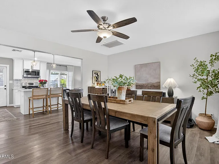 1022 W 13th St — Photo 14