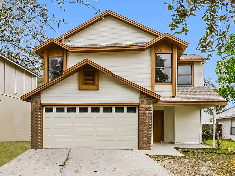 1226 Creekbottom Cir — Photo 1