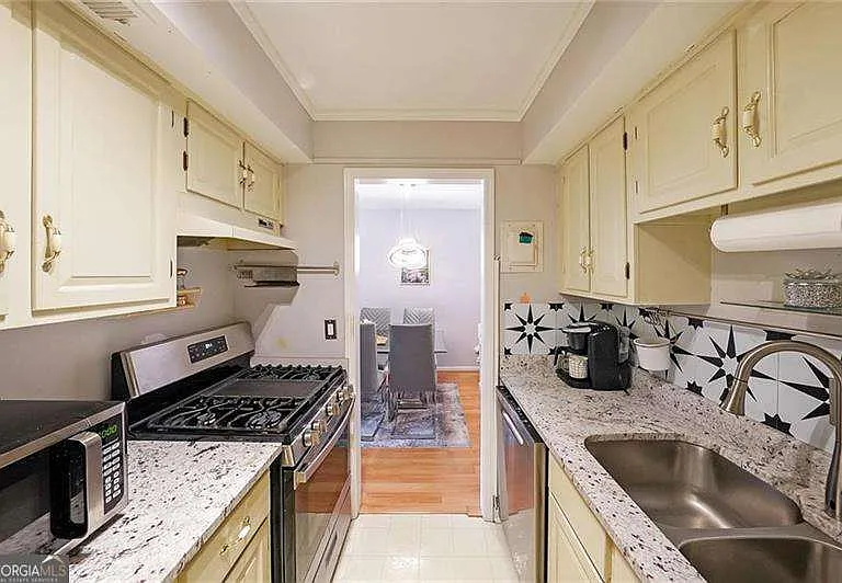 6851 Roswell Rd #O3 — Photo 14