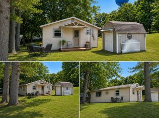 1995 Lane 120 Hamilton Lk, Hamilton, IN 46742