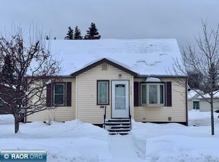 1112 12th St S, Virginia, MN 55792