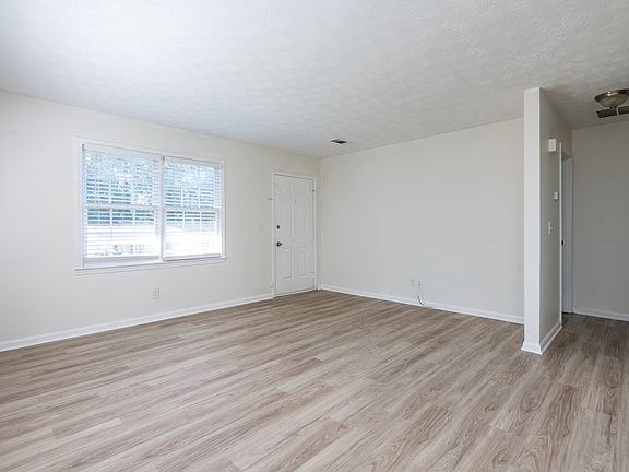 4th image of 353 Haymarket Ln