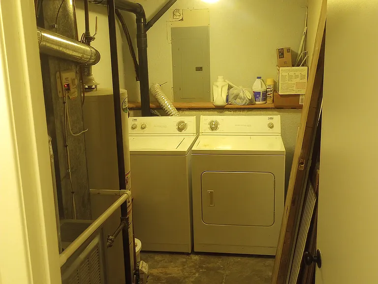 238 Downey Dr — Photo 31