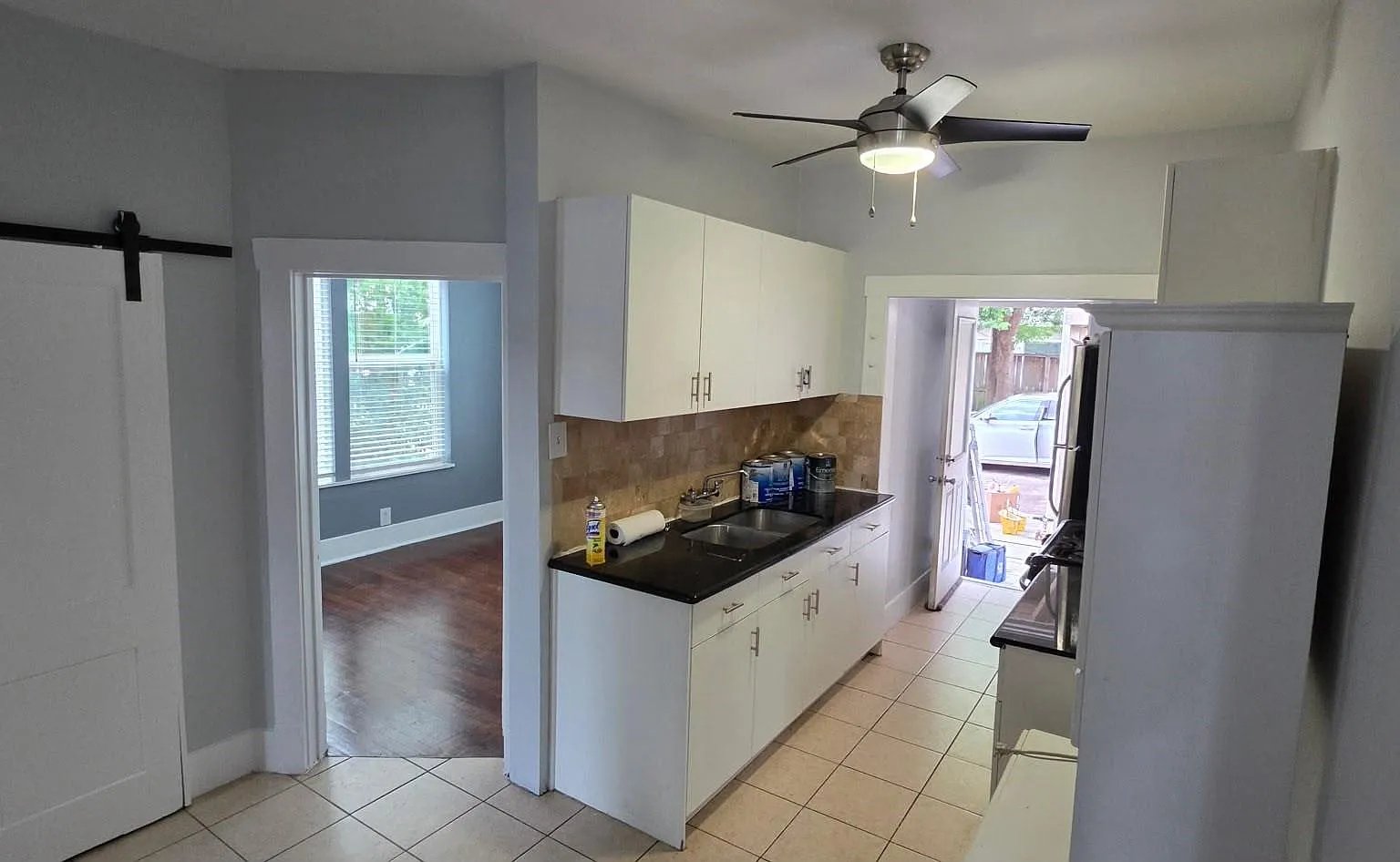 2 bed, 1.0 bath, 1754 sqft, $1,950 — Photo 4