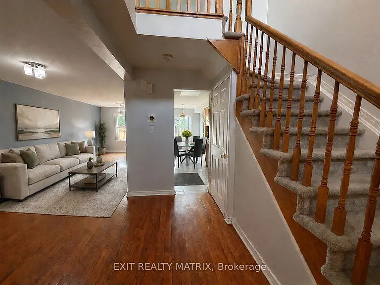 35 Binbury Way — Photo 2