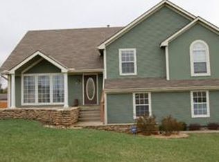 16351 Gilman Rd, Leavenworth, KS 66048