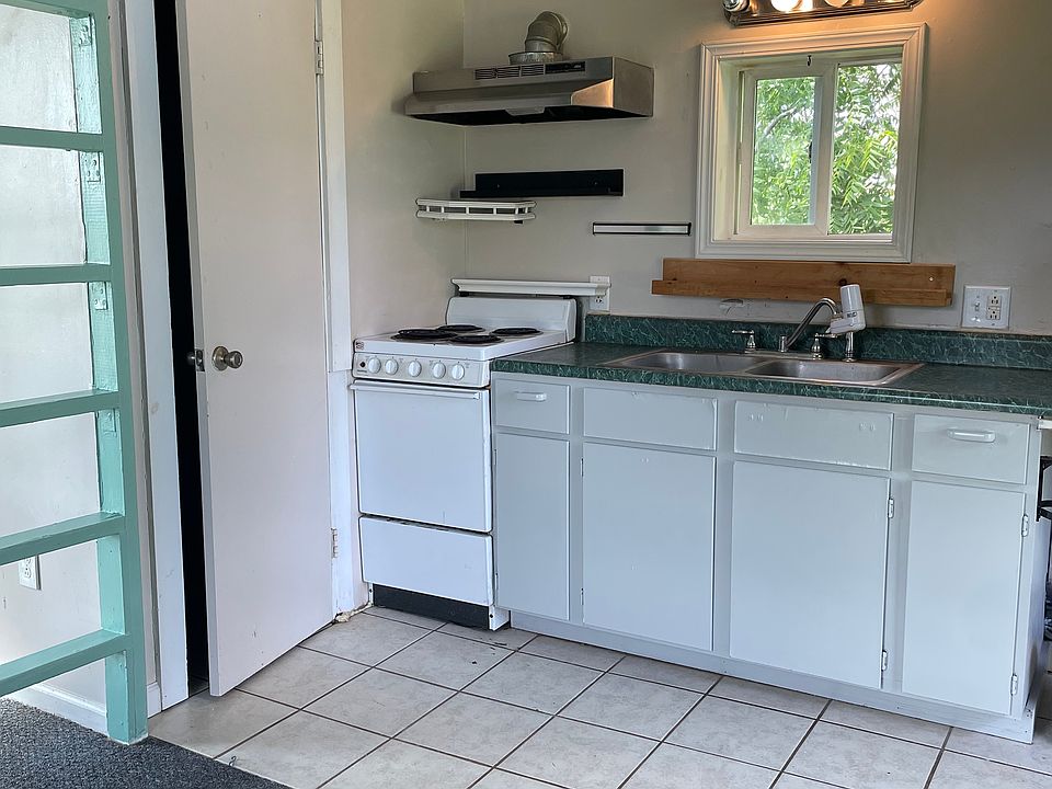 1st image of 7946 Hall Rd #5